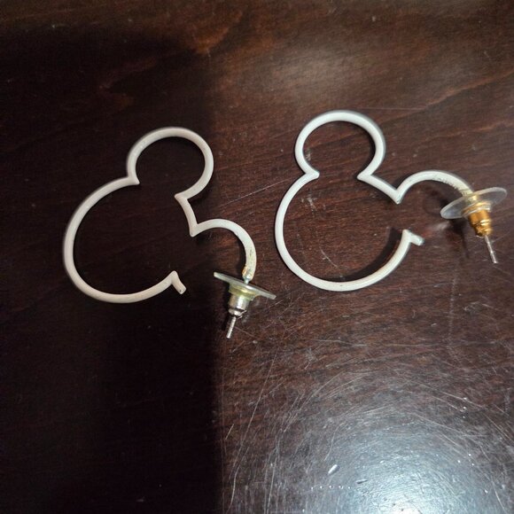 Four pairs Disney earrings - Picture 9 of 10